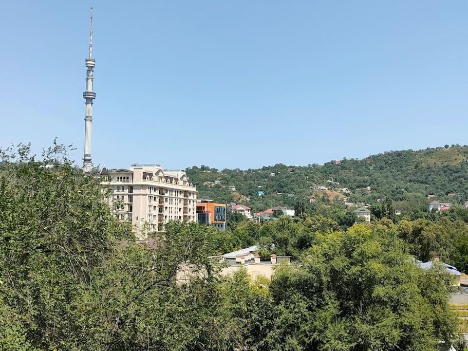 Appartamento Квартира Коктобе С Видом На Горы Almaty Esterno foto