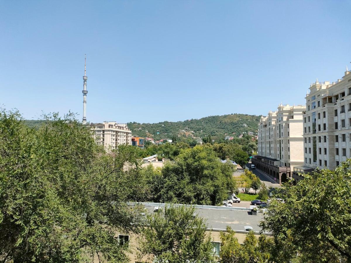 Appartamento Квартира Коктобе С Видом На Горы Almaty Esterno foto