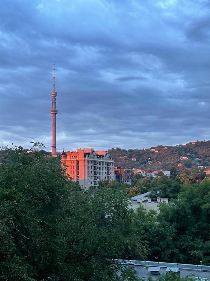 Appartamento Квартира Коктобе С Видом На Горы Almaty Esterno foto
